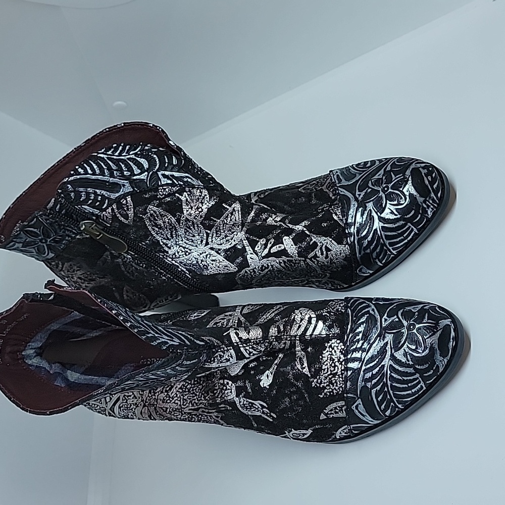 L'Artiste Womens Lidia Ankle Boots Black Silver Floral Leather Zip 8.6 EUR 39